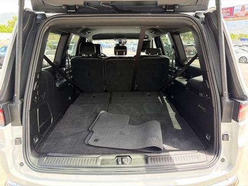 Used 2023 Jeep Wagoneer Series III w/ Preferred Equipment Group AWD/4WD image 26