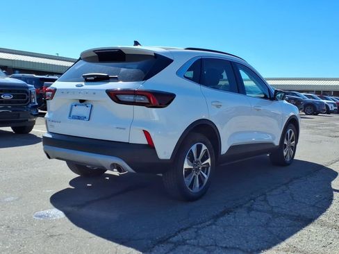 Used 2023 Ford Escape Platinum w/ Premium Technology Package AWD/4WD image 5
