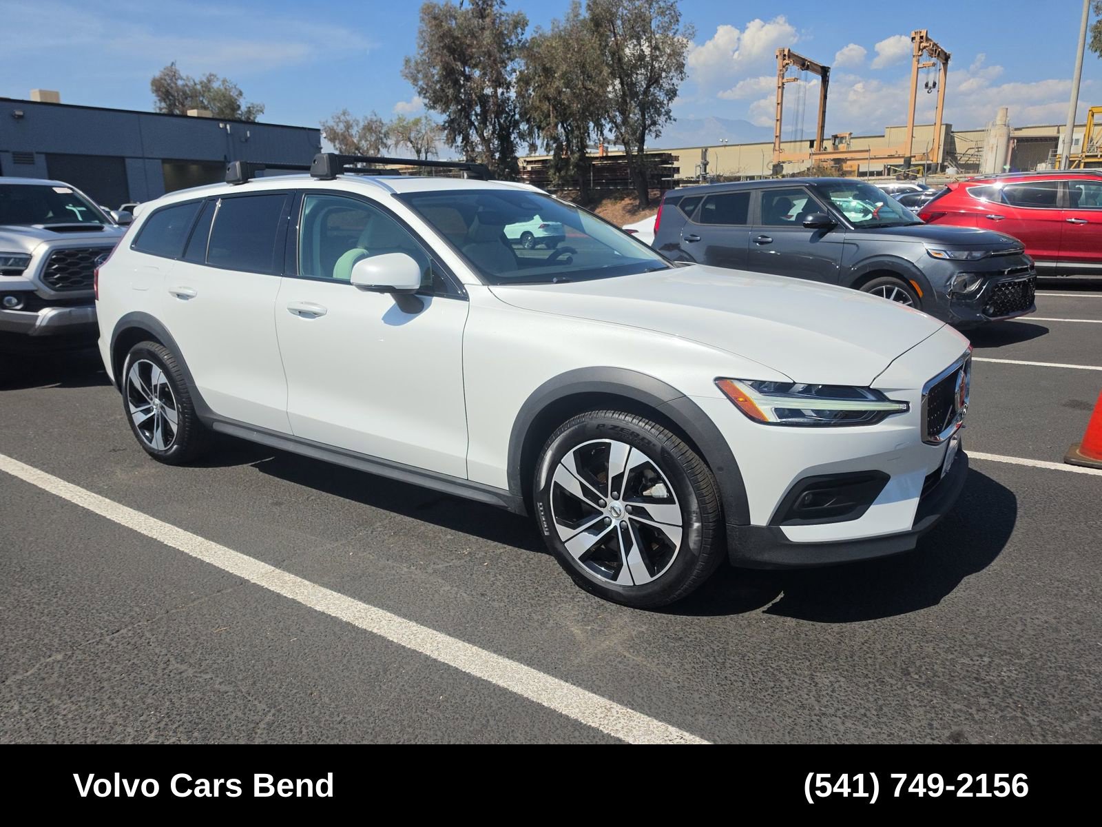 Used 2025 Volvo V60 B5 Cross Country Plus AWD/4WD image 1