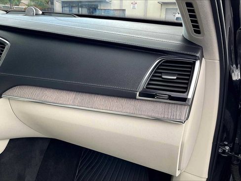 Used 2022 Volvo XC90 T8 Inscription image 19