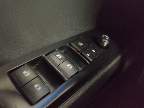 Used 2019 Toyota Camry LE FWD image 27
