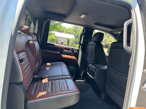 Used 2024 GMC Sierra 3500 Denali Ultimate AWD/4WD image 55