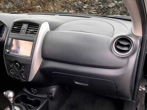 Used 2019 Nissan Versa SV image 15