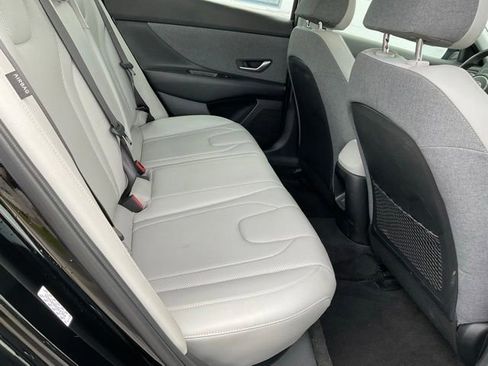 Used 2024 Hyundai Elantra Limited FWD image 15