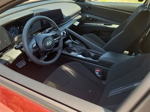 New 2025 Hyundai Elantra SEL image 2
