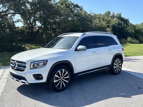 Used 2023 Mercedes-Benz GLB 250 4MATIC image 1
