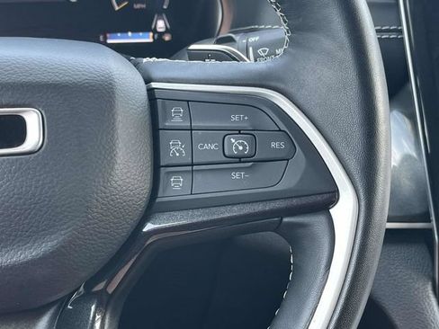 Used 2022 Jeep Grand Cherokee L Laredo w/ Luxury Tech Group I AWD/4WD image 29