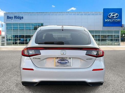 Used 2023 Honda Civic Sport image 5