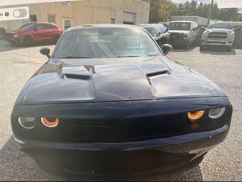 Used 2017 Dodge Challenger R/T RWD image 2