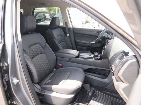 Used 2024 Nissan Pathfinder SV w/ Lighting Package (N92) FWD image 27