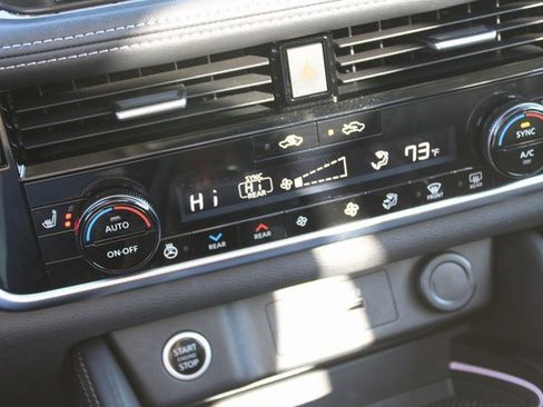 Used 2021 Nissan Rogue Platinum image 22