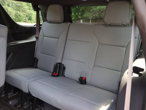 Used 2023 GMC Yukon SLT w/ SLT Luxury Package AWD/4WD image 22