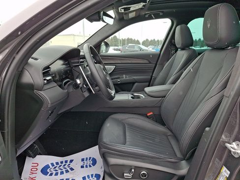 Certified 2025 Maserati Grecale Modena AWD/4WD image 2