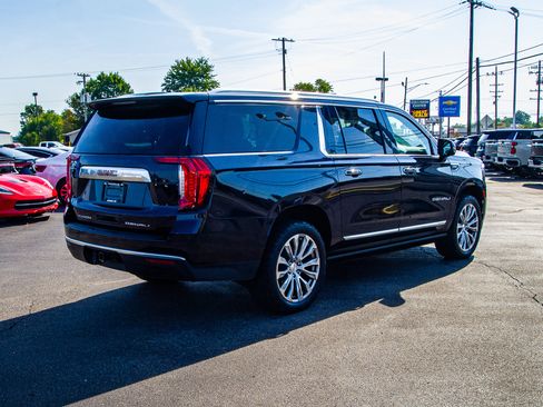 Used 2021 GMC Yukon XL Denali w/ Denali Premium Package AWD/4WD image 7