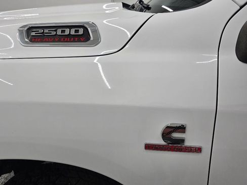 Used 2023 RAM 2500 Tradesman w/ Chrome Appearance Group AWD/4WD image 7