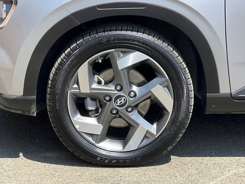 Used 2025 Hyundai Venue SEL FWD image 33