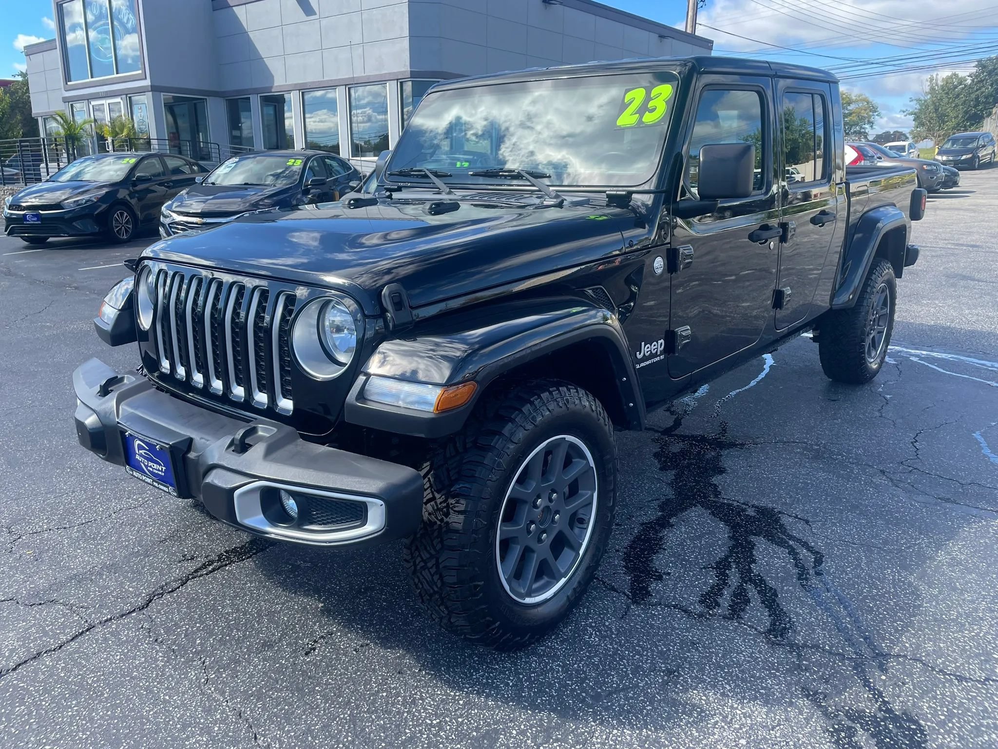 Used 2023 Jeep Gladiator Overland AWD/4WD image 1