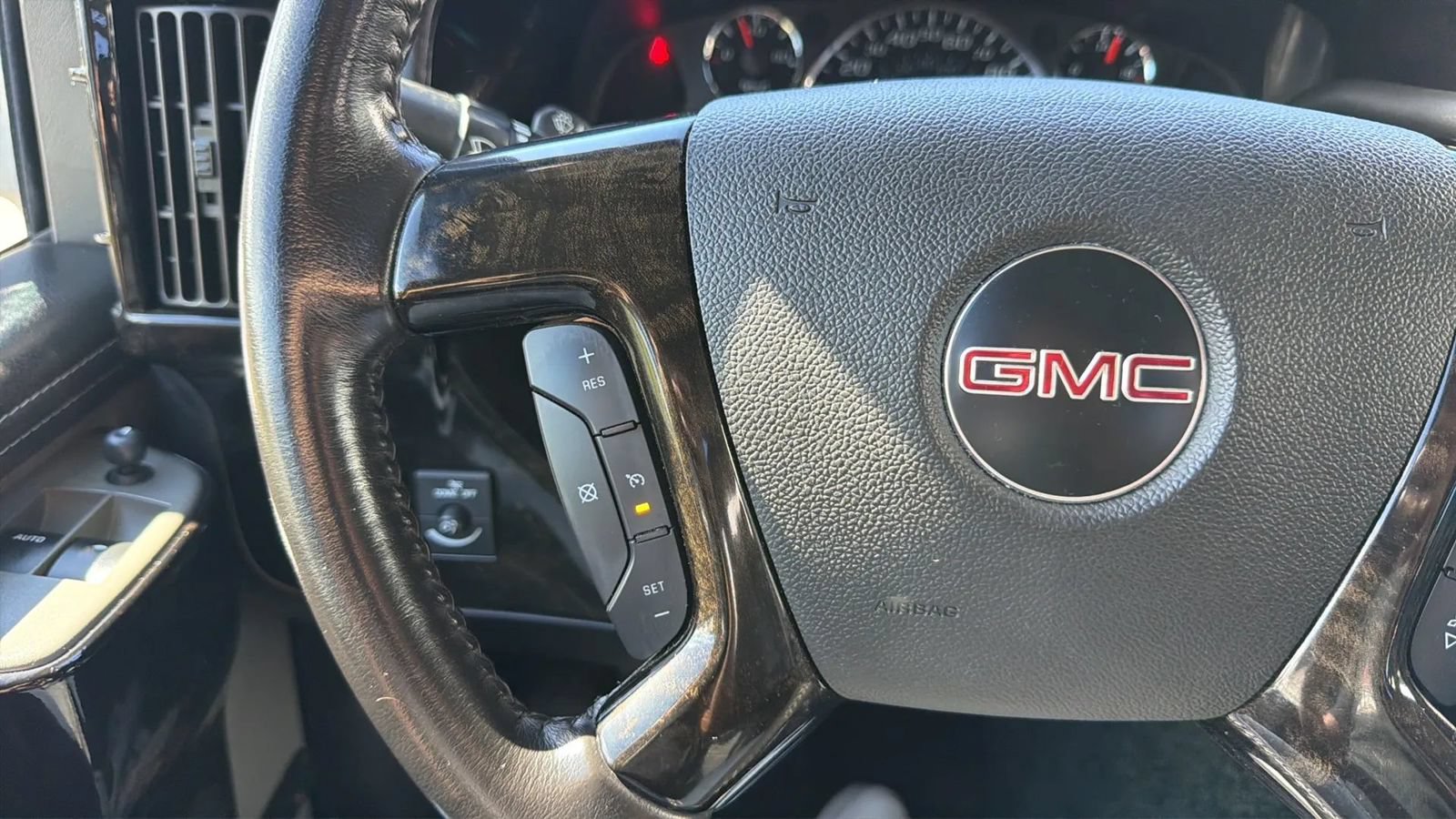 Used 2019 GMC Savana 2500 w/ Enhanced Convenience Package RWD image 29