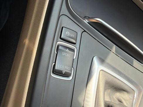 Used 2017 BMW 330i xDrive Sedan AWD/4WD image 23