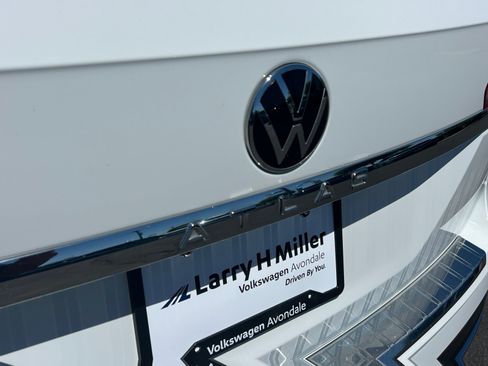Used 2023 Volkswagen Atlas SE w/ Panoramic Sunroof Package FWD image 23
