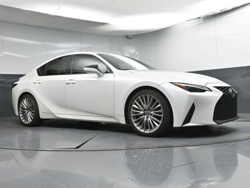 Used 2025 Lexus IS 300 w/ Premium Package RWD image 24
