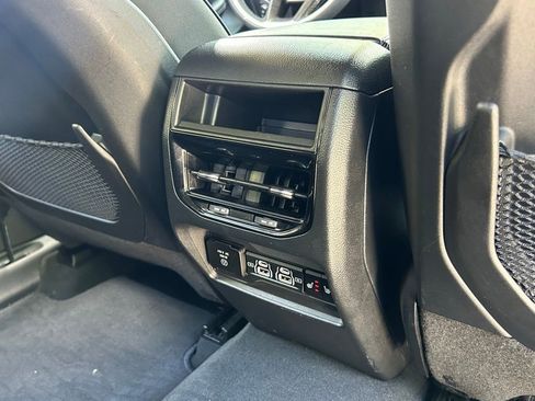 Certified 2024 Jeep Grand Cherokee Limited w/ Black Appearance Package image 40