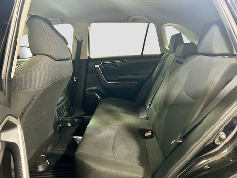 Used 2022 Toyota RAV4 LE FWD image 20