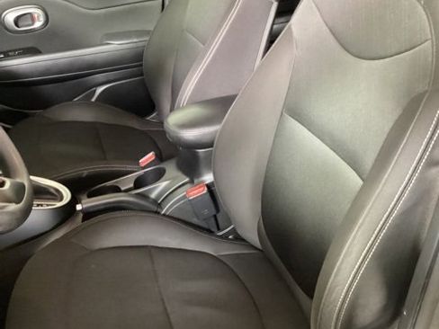 Used 2016 Kia Soul image 11