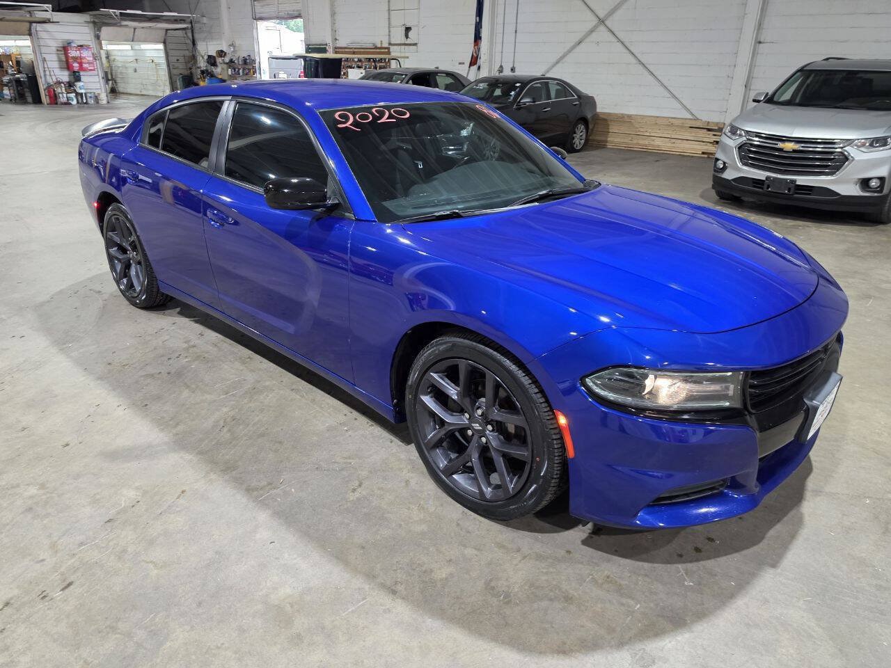 Used 2020 Dodge Charger SXT w/ Blacktop Package RWD image 18