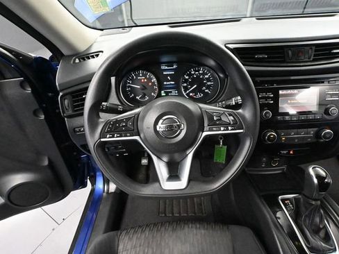 Used 2017 Nissan Rogue S image 22