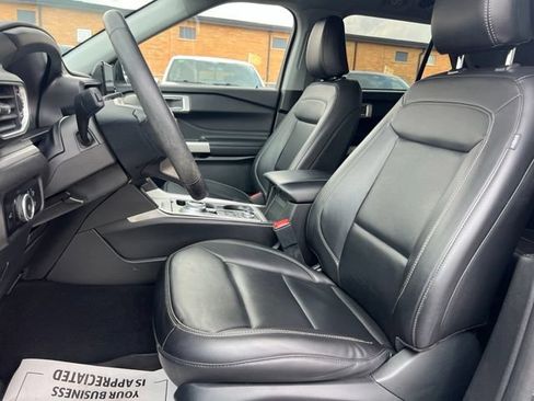 Certified 2023 Ford Explorer XLT w/ Equipment Group 202A AWD/4WD image 18