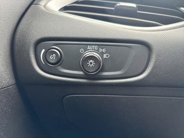 Used 2025 Chevrolet Malibu LT FWD image 20