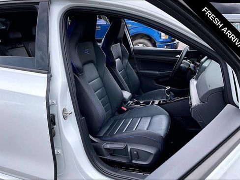 Used 2024 Volkswagen Golf R AWD/4WD image 28