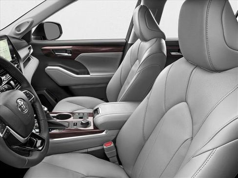 New 2026 Toyota Highlander Limited image 6