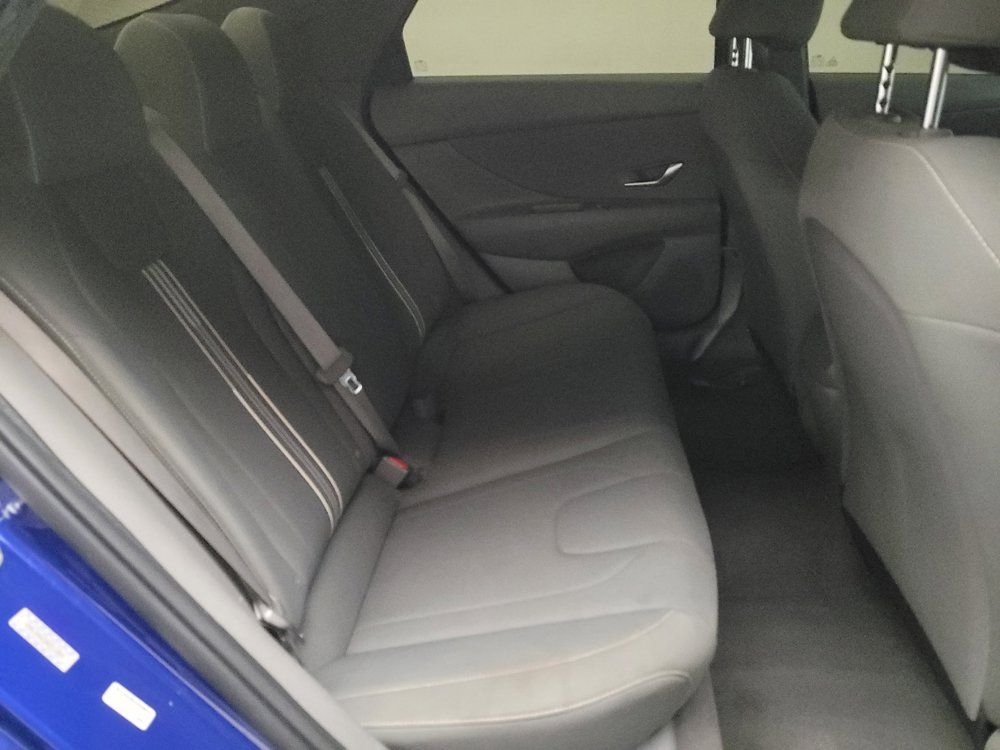 Used 2022 Hyundai Elantra SEL w/ Convenience Package FWD image 19