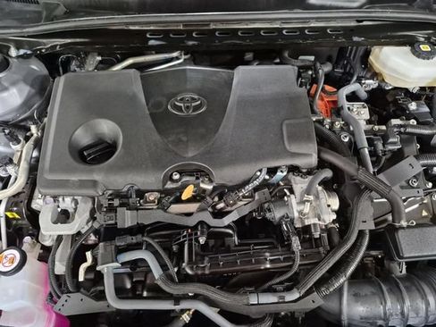 Used 2025 Toyota Camry SE FWD image 32