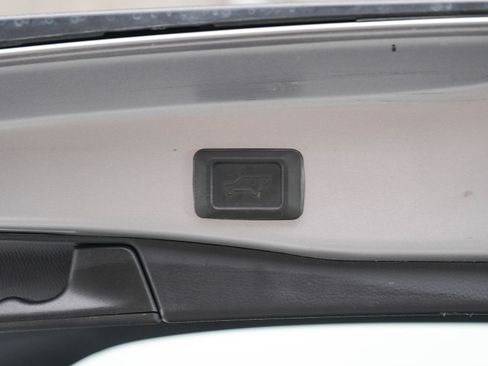 Used 2022 Toyota RAV4 XLE w/ Convenience Package AWD/4WD image 17
