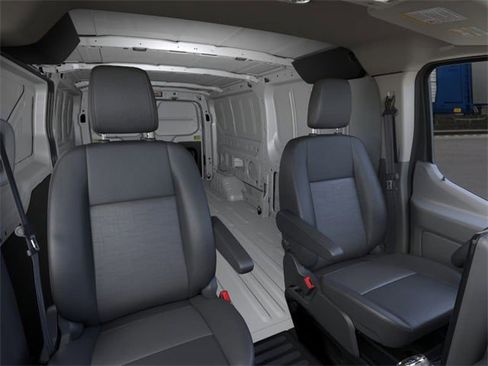 New 2025 Ford E-Transit Base image 10