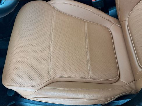 Used 2025 Mercedes-Benz C 300 Sedan image 21