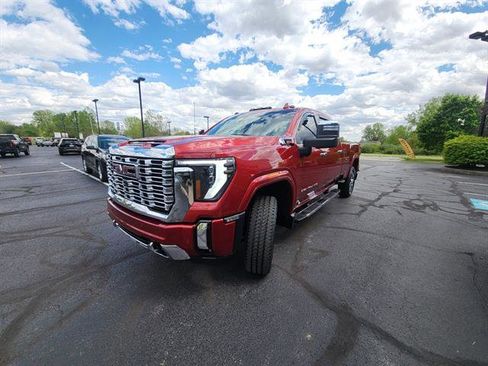 Used 2024 GMC Sierra 3500 Denali w/ Technology Package AWD/4WD image 12