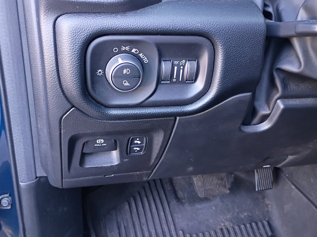 Used 2022 RAM 1500 Laramie w/ Sport Appearance Package AWD/4WD image 23