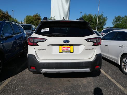 Used 2023 Subaru Outback Limited AWD/4WD image 6