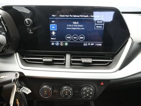 Used 2024 Chevrolet Trax LS FWD image 40