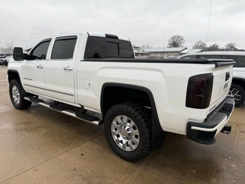 Used 2016 GMC Sierra 2500 Denali w/ Duramax Plus Package image 4