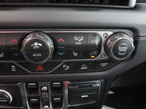 New 2026 Jeep Wrangler Unlimited Sahara AWD/4WD image 23