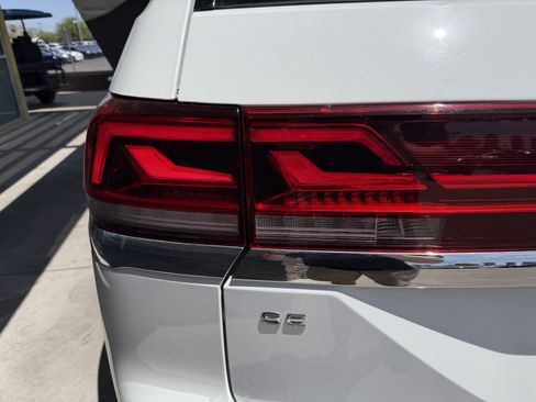 Used 2024 Volkswagen Atlas SE FWD image 14