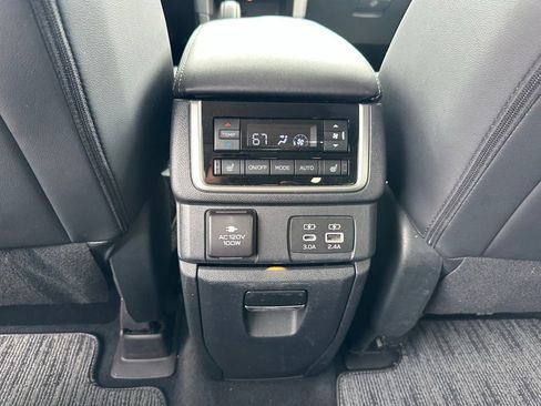 Used 2023 Subaru Ascent Touring AWD/4WD image 24