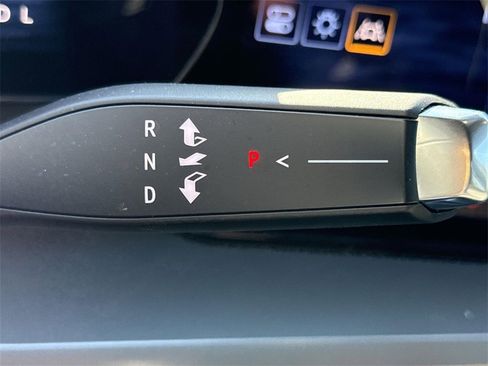 Used 2024 Chevrolet Traverse LT image 14