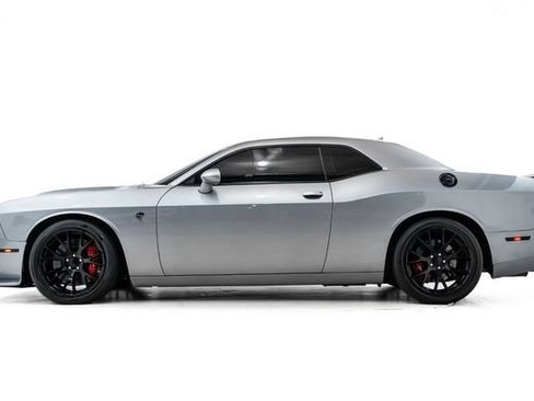 Used 2016 Dodge Challenger SRT Hellcat RWD image 9