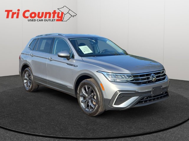Used 2022 Volkswagen Tiguan SE AWD/4WD image 1